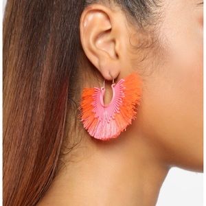 Hot pink women’s tassel fan earrings! Never worn
